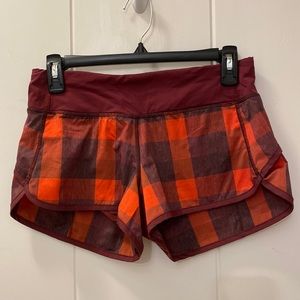 Lululemon women’s speed up shorts. Great condition